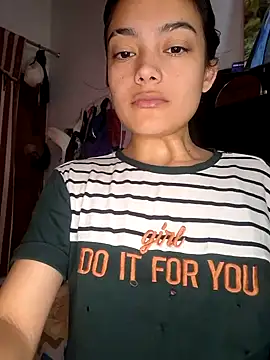 littlemelii online show from 12/29/24, 08:04