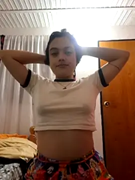 Snapshot of littlemelii chatting on 06/17/26, 02:25 littlemelii online show from 06/17/26, 02:25