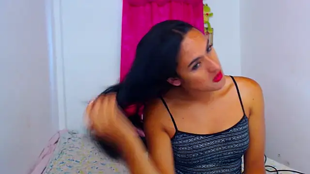 Snapshot of misss_estrella chatting on 09/25/25, 03:16 misss estrella online show from 09/25/25, 03:16
