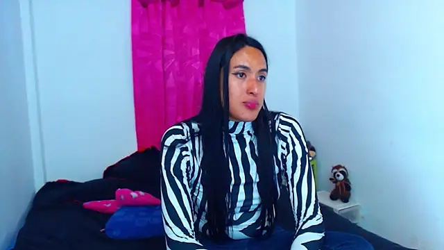 misss estrella online show from 11/22/25, 07:57