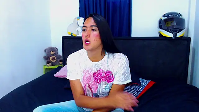 misss estrella online show from 04/17/26, 04:10