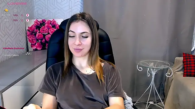 Snapshot of Naughty__Megan chatting on 02/15/25, 08:33 Naughty Megan online show from 02/15/25, 08:33