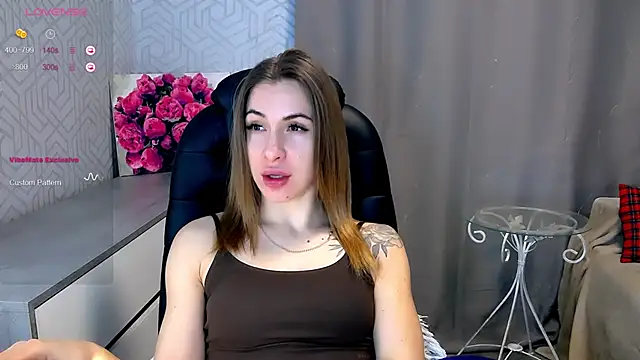 Snapshot of Naughty__Megan chatting on 02/18/25, 04:05 Naughty Megan online show from 02/18/25, 04:05