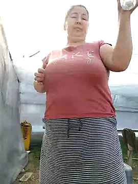 Snapshot of EmmaSquirt chatting on 02/26/25, 11:30 EmmaSquirt online show from 02/26/25, 11:30