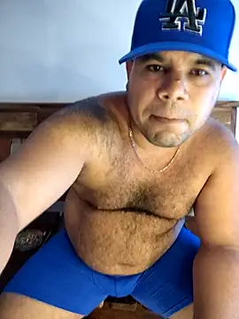 Snapshot of Evert_hairyboy chatting on 09/27/25, 06:02 Evert hairyboy online show from 09/27/25, 06:02