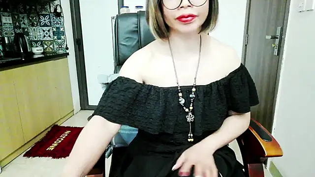 Miu-Le online show from 11/08/25, 03:34