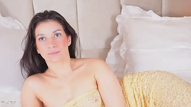 Snapshot of KiraKayleigh1 chatting on 02/24/25, 07:41 KiraKayleigh1 online show from 02/24/25, 07:41