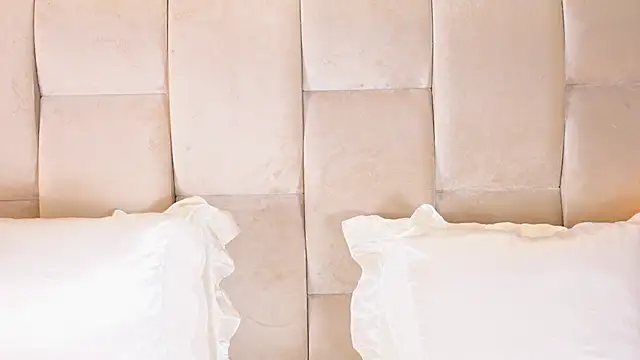 Snapshot of KiraKayleigh1 chatting on 10/25/25, 01:46 KiraKayleigh1 online show from 10/25/25, 01:46