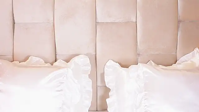 KiraKayleigh1 online show from 04/18/26, 11:05