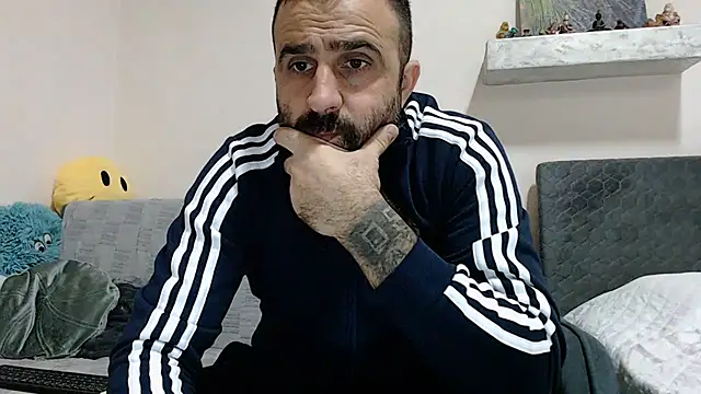 Snapshot of ivat80 chatting on 12/10/24, 05:11 ivat80 online show from 12/10/24, 05:11