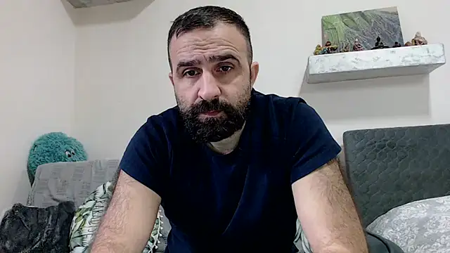 Snapshot of ivat80 chatting on 12/20/24, 06:29 ivat80 online show from 12/20/24, 06:29