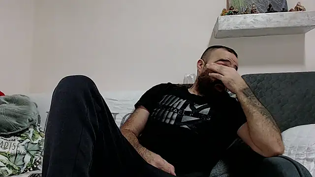 Snapshot of ivat80 chatting on 12/29/24, 06:56 ivat80 online show from 12/29/24, 06:56