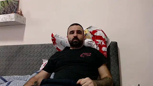 Snapshot of ivat80 chatting on 01/12/25, 02:19 ivat80 online show from 01/12/25, 02:19