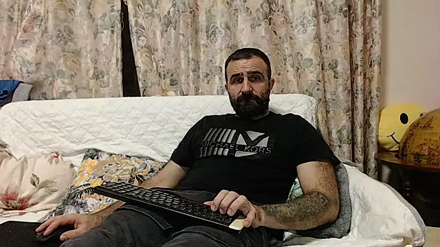 Snapshot of ivat80 chatting on 01/30/25, 07:37 ivat80 online show from 01/30/25, 07:37