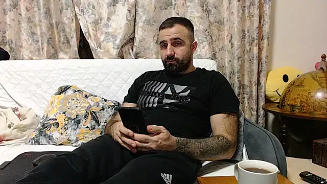 Snapshot of ivat80 chatting on 01/31/25, 07:51 ivat80 online show from 01/31/25, 07:51