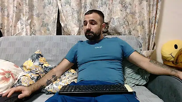 Snapshot of ivat80 chatting on 02/02/25, 06:53 ivat80 online show from 02/02/25, 06:53