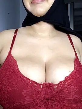 Snapshot of shirazz_najmm chatting on 10/13/25, 02:06 shirazz najmm online show from 10/13/25, 02:06