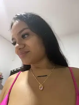 Snapshot of Riana_Kean chatting on 12/17/24, 04:01 Riana Kean online show from 12/17/24, 04:01
