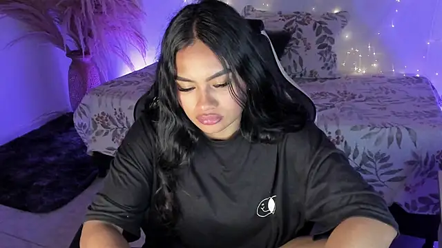 Riana Kean online show from 04/24/26, 05:32