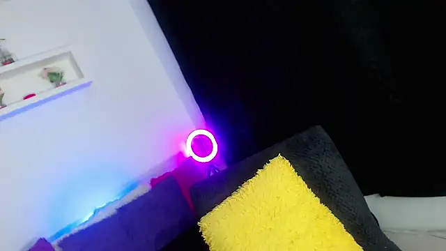 Snapshot of Ari_Tss chatting on 02/23/25, 07:28 Ari Tss online show from 02/23/25, 07:28