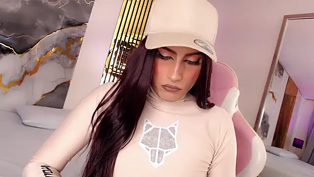 Snapshot of Ari_Tss chatting on 12/18/25, 03:40 Ari Tss online show from 12/18/25, 03:40