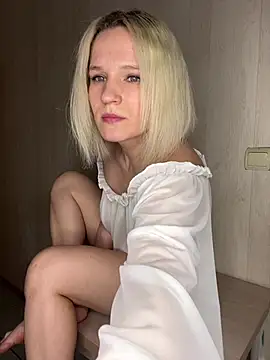 MrMrsRight online show from 02/10/25, 04:36