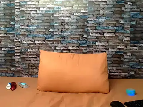 Snapshot of Amazingboodie chatting on 01/10/25, 06:49 Amazingboodie online show from 01/10/25, 06:49