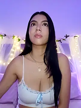 Julie Bennet online show from 02/06/26, 04:17