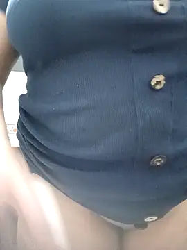 Snapshot of Shanttal0272 chatting on 01/21/25, 05:16 Shanttal0272 online show from 01/21/25, 05:16