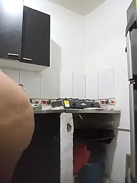 Snapshot of Shanttal0272 chatting on 02/08/25, 04:47 Shanttal0272 online show from 02/08/25, 04:47