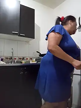 Snapshot of Shanttal0272 chatting on 02/19/25, 04:33 Shanttal0272 online show from 02/19/25, 04:33