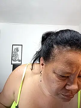 Snapshot of Shanttal0272 chatting on 09/14/25, 12:26 Shanttal0272 online show from 09/14/25, 12:26