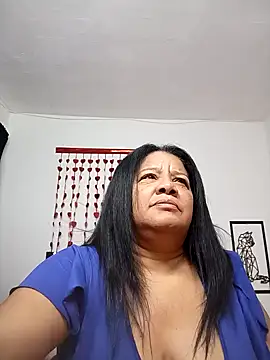 Snapshot of Shanttal0272 chatting on 09/21/25, 03:24 Shanttal0272 online show from 09/21/25, 03:24