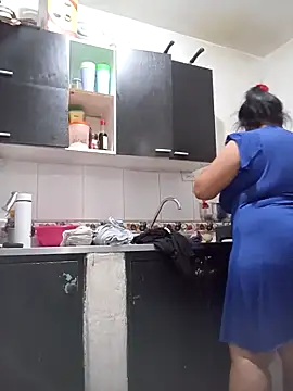 Snapshot of Shanttal0272 chatting on 09/29/25, 04:34 Shanttal0272 online show from 09/29/25, 04:34