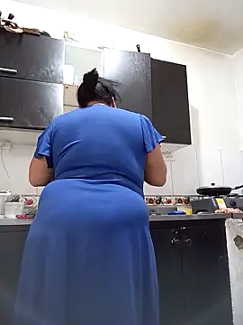 Snapshot of Shanttal0272 chatting on 10/11/25, 01:31 Shanttal0272 online show from 10/11/25, 01:31