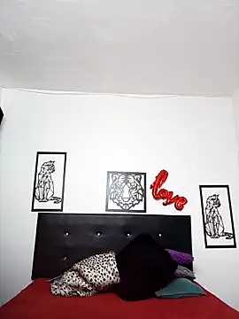 Snapshot of Shanttal0272 chatting on 10/12/25, 01:37 Shanttal0272 online show from 10/12/25, 01:37