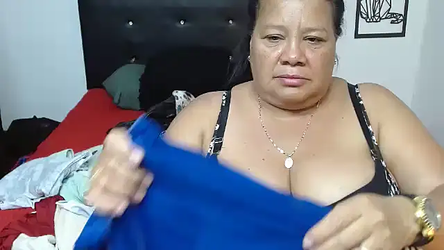 Snapshot of Shanttal0272 chatting on 10/21/25, 09:59 Shanttal0272 online show from 10/21/25, 09:59