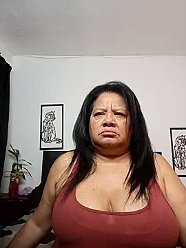 Snapshot of Shanttal0272 chatting on 11/24/25, 11:15 Shanttal0272 online show from 11/24/25, 11:15