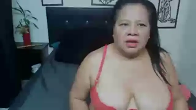 Snapshot of Shanttal0272 chatting on 11/29/25, 06:44 Shanttal0272 online show from 11/29/25, 06:44