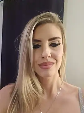 Snapshot of ellieconradxo chatting on 06/17/26, 03:09 ellieconradxo online show from 06/17/26, 03:09