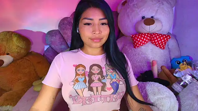Pocahontascute 33 online show from 05/11/26, 04:04
