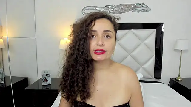  luna  sweet  online show from 03/05/25, 04:56