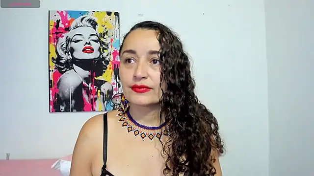  luna  sweet  online show from 03/22/25, 10:04