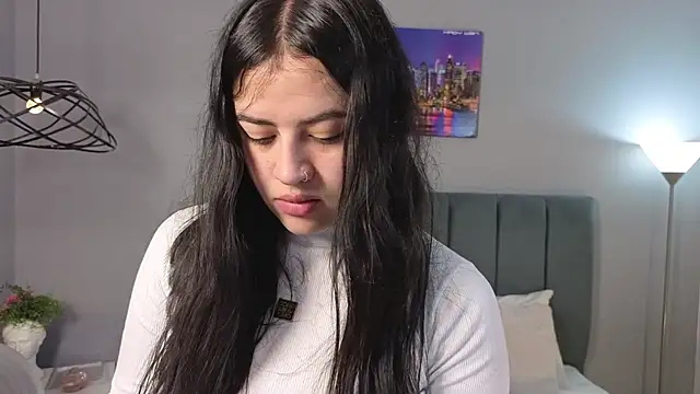 Snapshot of Alli_cooper chatting on 05/15/26, 12:23 Alli cooper online show from 05/15/26, 12:23