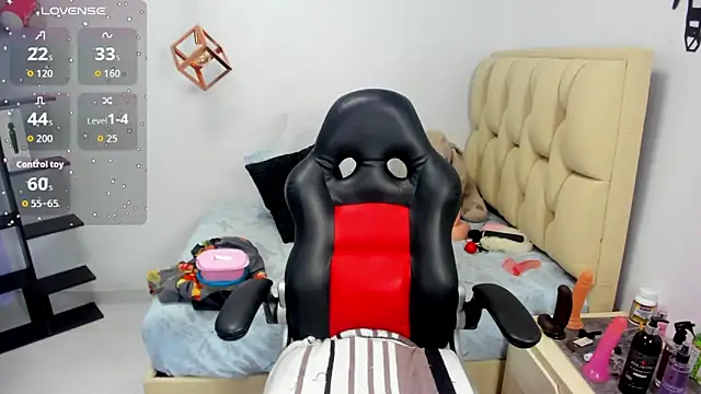 CATIAJONES online show from 02/18/26, 06:59