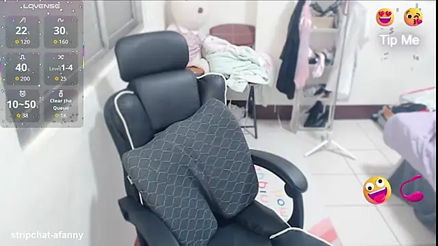 aFanny online show from 04/23/26, 01:35