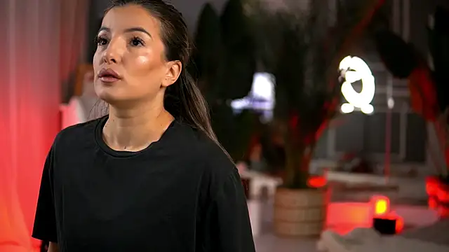 KellyMathews online show from 09/18/25, 01:51