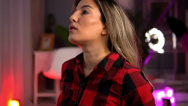 KellyMathews online show from 09/26/25, 02:04