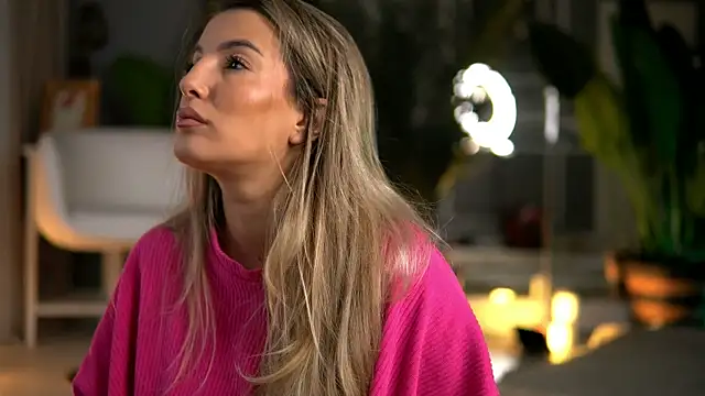 KellyMathews online show from 10/03/25, 02:08