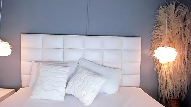 MiaCollson online show from 03/18/25, 05:10